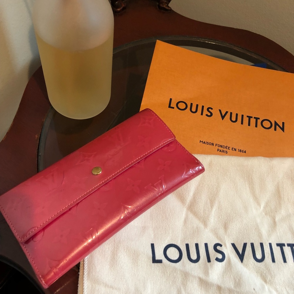 Authentic Louis Vuitton wallet pink Verne Monogram